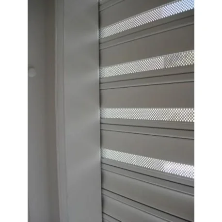 PERSIANA SEGURIDAD MICROPERFORADA CAJÓN PVC GUIAS ANTIPALANCA