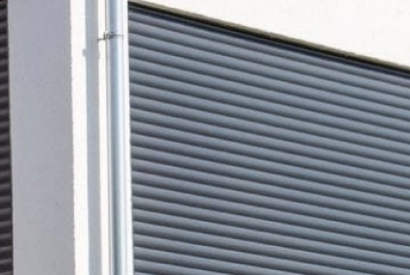 Aísla más el PVC o el aluminio